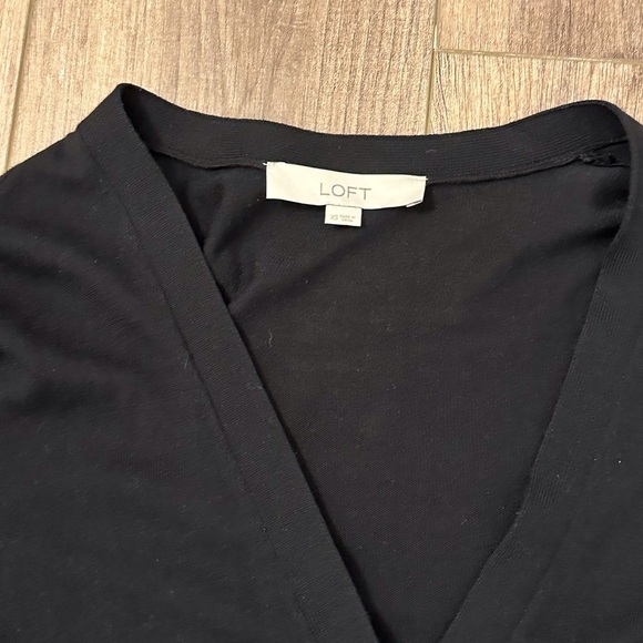 EUC Ann Taylor Loft Black V Neck Button Up Cardigan Sweater Size XS - Picture 4 of 5